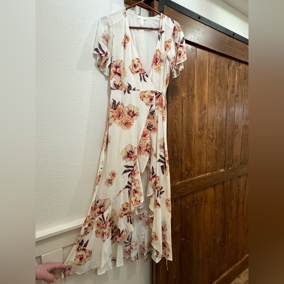 Beautiful high low floral wrap dress. Nordstrom Leith Brand XS - Wedding Attire - Picture 1 of 6